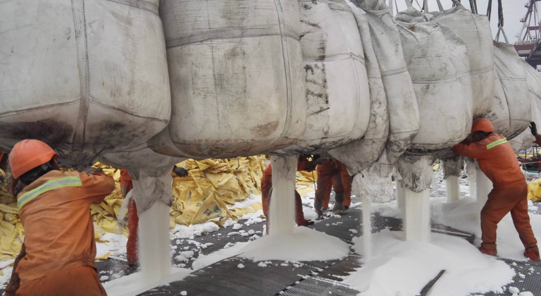 How to Transport Bulk Fertilizer Safely?