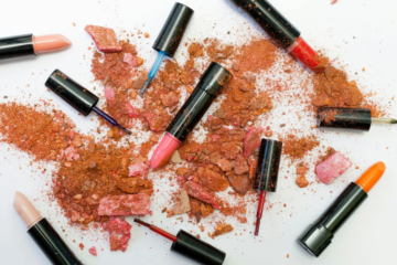 Makeup Manufacturers With A Lip Gloss Business