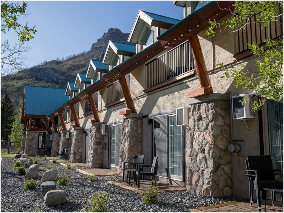 Accommodations in Waterton: Waterton Glacier Suites Guide