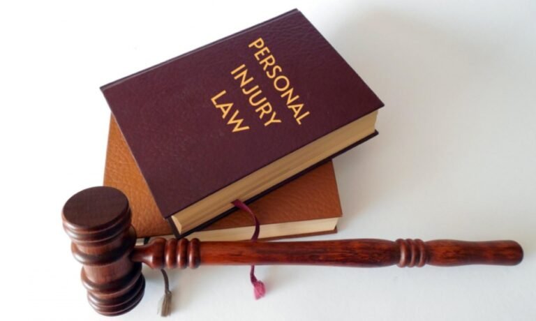 The Pros and Cons of Settling a Personal Injury Case vs. Going to Court