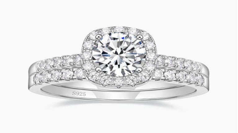 The Versatility of Eamti Rings: From Casual Days to Special Nights